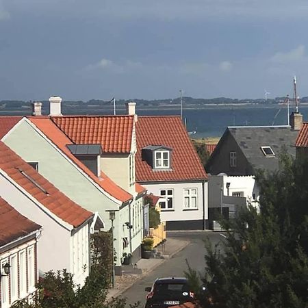 Hotel Den Lille Skole - Ferie Pa Aero I Marstal By - Vaerelser Extérieur photo