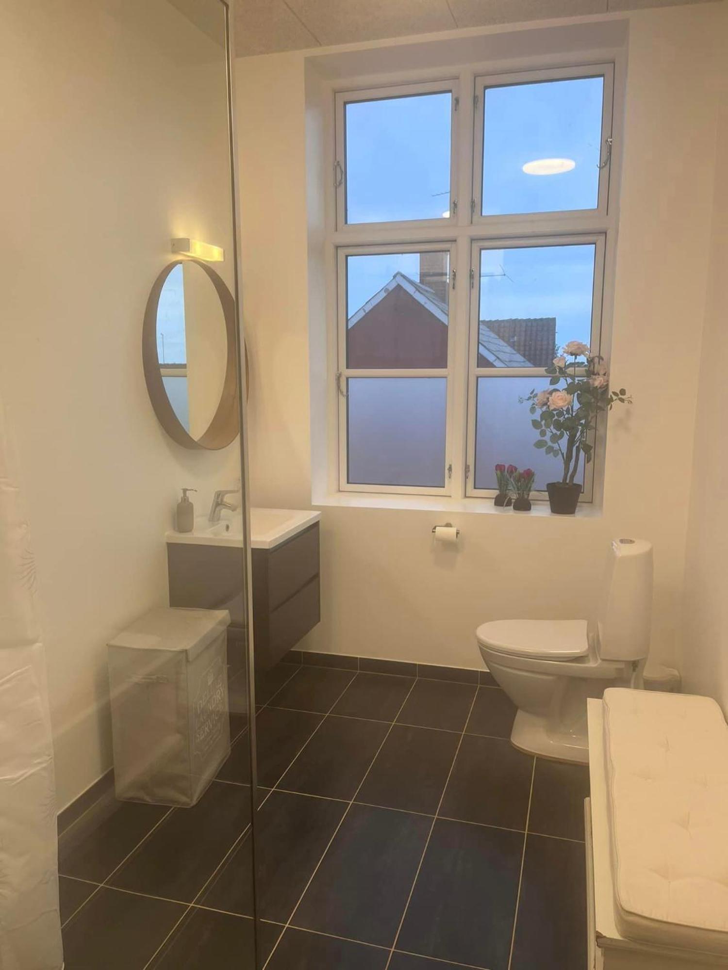 Hotel Den Lille Skole - Ferie Pa Aero I Marstal By - Vaerelser Extérieur photo
